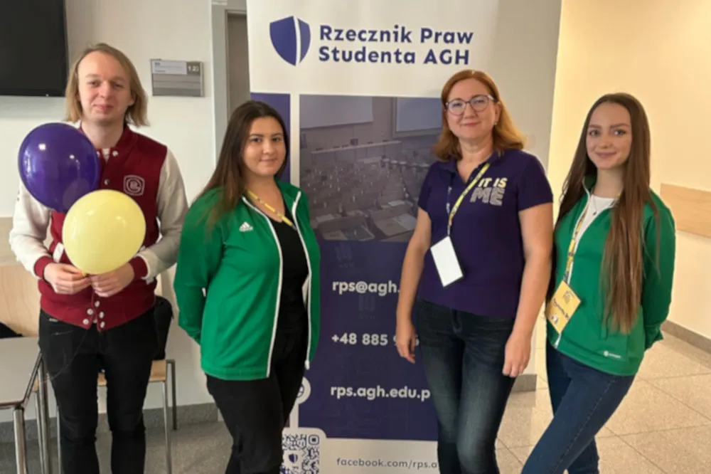 Zdjęcie przedstawiające Gosię, Panią Agnieszkę i Dawida i Magdę